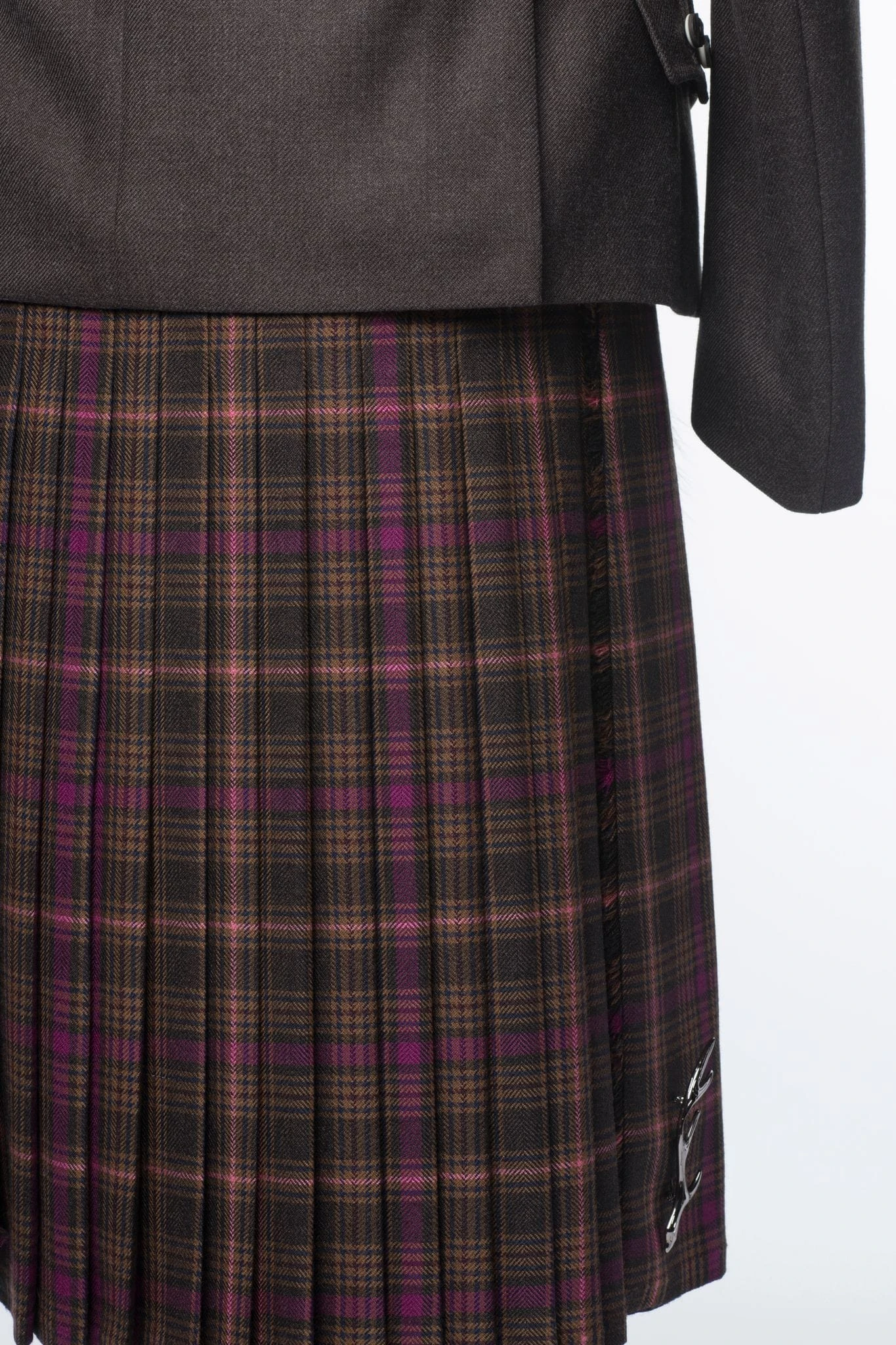 8 Yard Fully Handmade Kilt - Choose Your Tartan 4 8 Yard Fully Handmade Kilt - Choose Your Tartan - Image 2