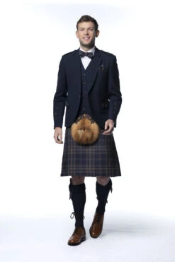 Arran Navy Tweed Kilt Outfit